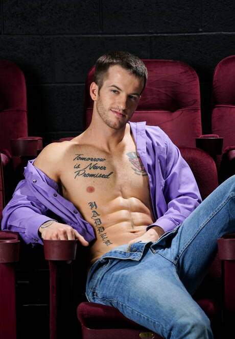 Latin superstud Dean Phoenix and american husky guy Quentin Gainz in hot anal sex