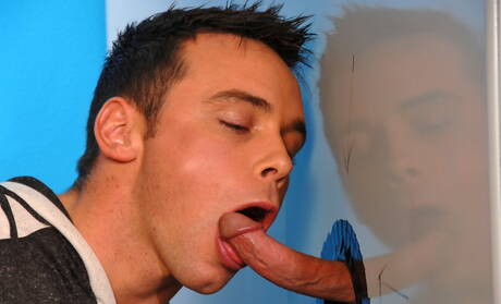 Nice american buddies beefy Rod Daily and well-built Rylan Shaw in hot ass bang