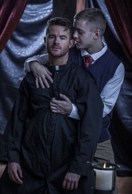 Irish mature bear Brendan Patrick and american hunk Ian Levine posing naked