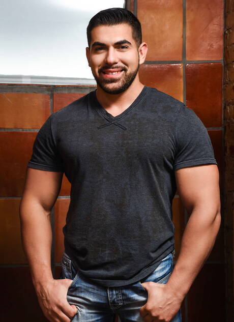 Beefcake Forrest and american bull Damien Stone in hot ass bang with fisting in bathroom