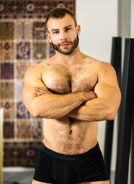 Stud Lukas Draken and spanish muscular Diego Reyes have a hot sex