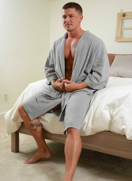 Pretty american guys beefy Sebastian Young and strongman Brenner Bolton have a good anal sex outside