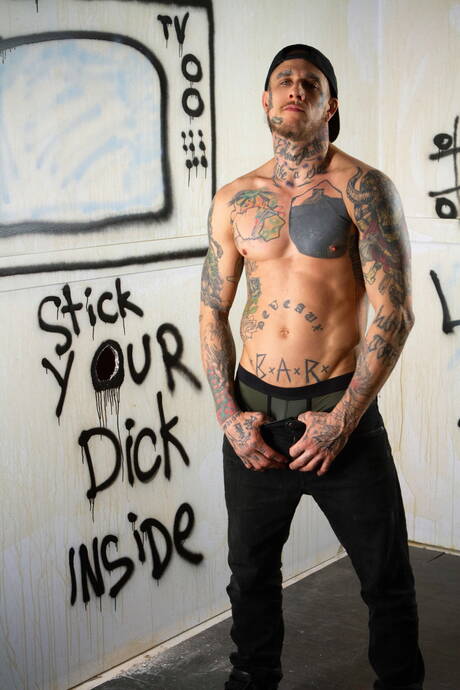 Canadian tough guy Bo Sinn and american gay bear Riley Mitchel fuck ass after sucking