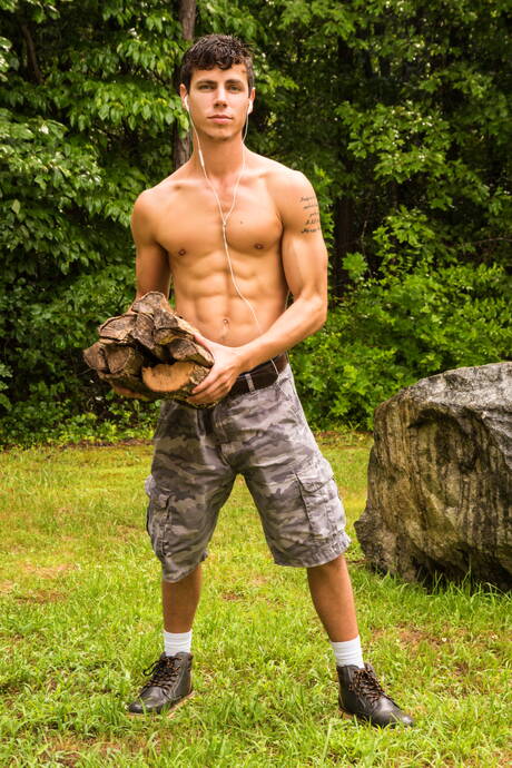 Romanian beefy Kaleb Stryker and american hairy stud Ty Mitchell fuck ass after sucking outdoor