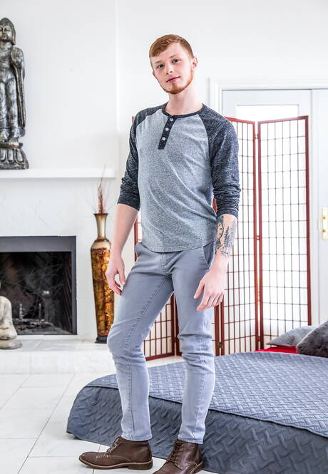 Famous americans, husky guy Dillon Diaz and tough guy Zach Covington in black on white sex