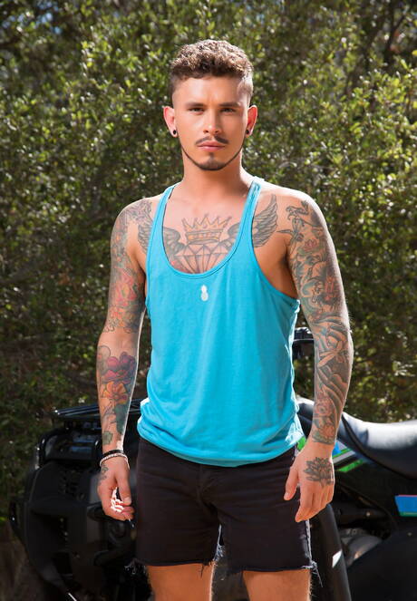 Two american dudes otter Ty Mitchell and stud Seth Knight have a hot sex outdoor