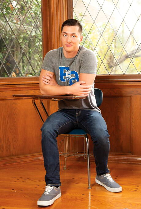 Hot american boys well-built Steven Lee and well-built Tristan Hunter fuck ass after sucking in the kitchen