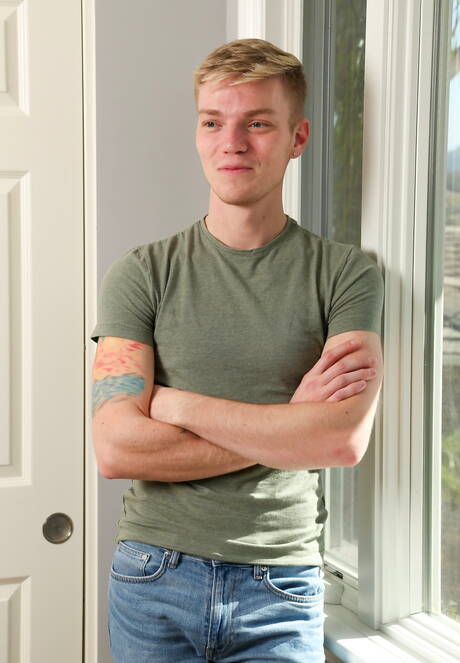 Hot americans, twink Kyle Brant and beautiful boy Avery Jones make a love