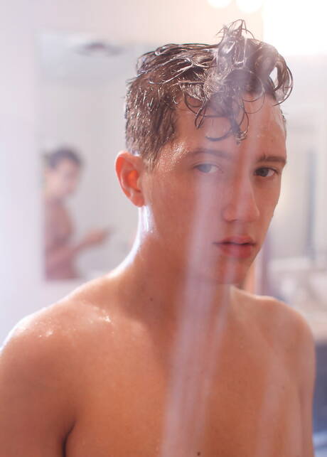 American tough guy Tyler Hill and latin superstud Ashton Summers banged each other in bathroom