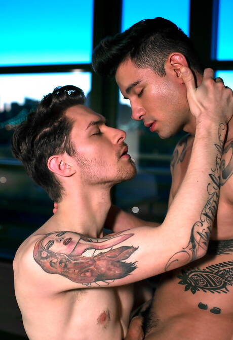 Hot americans, beefcake Ricky Roman and young dude Zak Bishop in hot ass fuck action