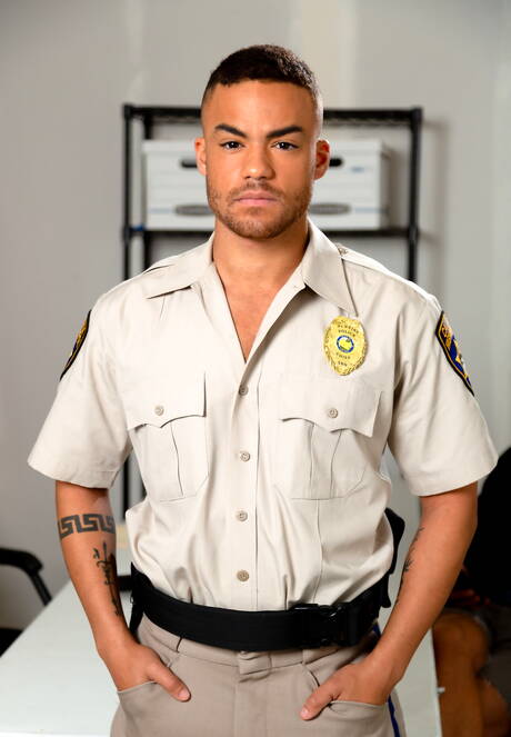 Hot american guys hunky guy Beaux Banks and strongman Dakota Payne in hot ass fuck action with fisting