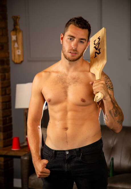 Famous americans, tough guy Carter Woods and hot twink Trevor Harris have a good anal sex with fisting