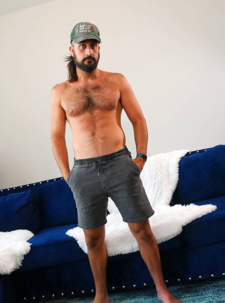 American otter Mason Lear and latin bull Draven Navarro in dick sucking scene