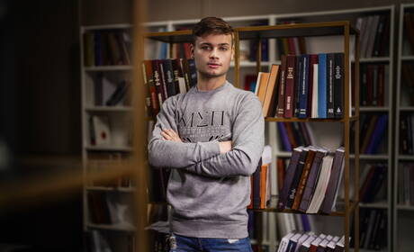 American pornstars hunky guy Felix Fox and young dude Ryan Bailey fuck ass after sucking