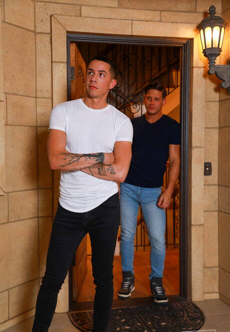 Hot americans, well-built Dalton Riley and well-built Vincent Oreilly sucking and screwing each other