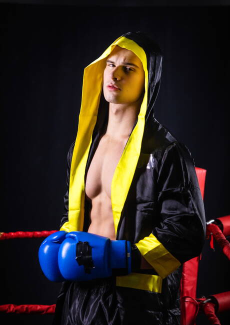 Black husky guy Trent King and canadian bodybuilder Malik Delgaty in hot interracial anal sex