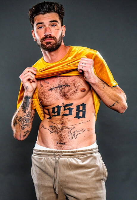 Asian tough guy Luke Truong and french stud Chris Damned fuck ass after blowjob outside