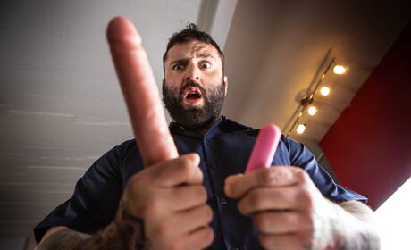 British husky guy Michael Boston and canadian hot bear Markus Kage fuck after dick sucking in the kitchen