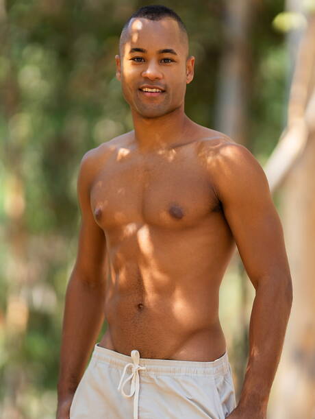 Beefcake Jack and black muscular Xavier Zane in hot homosexual action outside