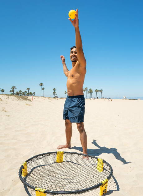 Latin tough guy Ricky Donovan and husky guy Archie fuck after blowjob outdoor