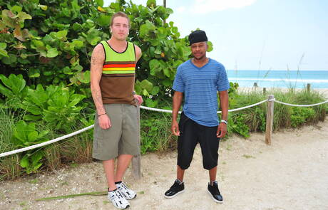 Ebony stud Izzy James and muscular Seth Haas in hot interracial ass bang outdoor