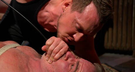 Sexy americans, muscular Pierce Paris and bear Dale Savage likes to be tied