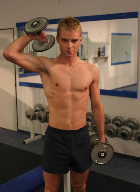 Czech well-built Cameron Jackson and hunk Gevin Favre in dick sucking scene