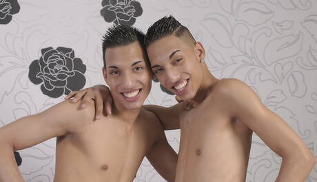 Sexy boys Enzo, Romeo Mendez and Zsolt Xl in hot groupsex with fisting