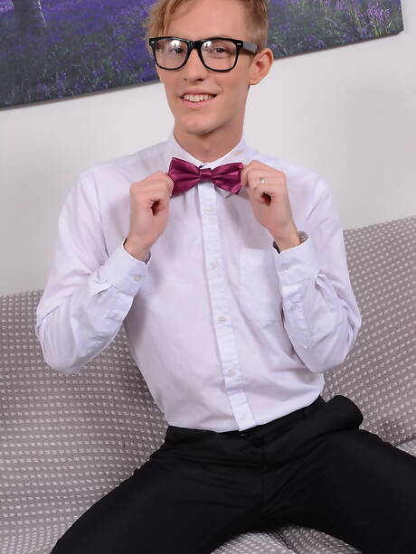 Australian twink Jaxon Radoc and hungarian hot twink Kurt Maddox have anal sex