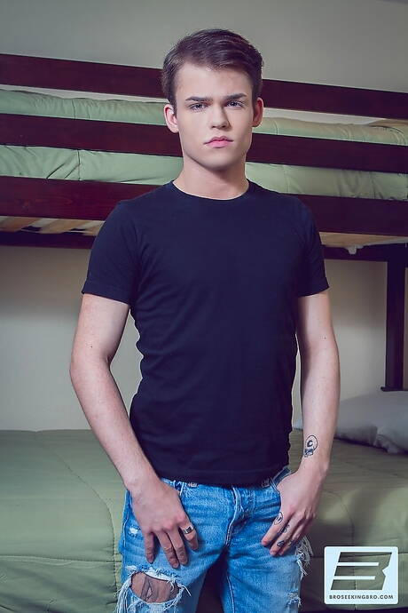 Abe Andrews and american bear Colby Jansen drilling an ass