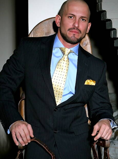 Superstud Max Duran and english bodybuilder Neil Stevens likes to be roped