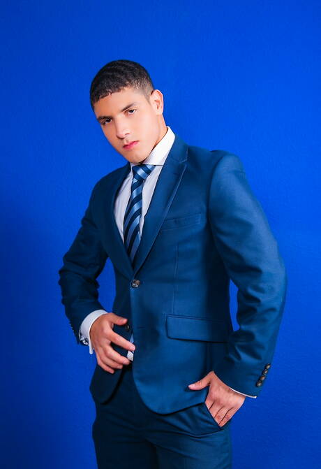 Husky guy Bastian Karim and well-built Vadim Romanov have a hot sex