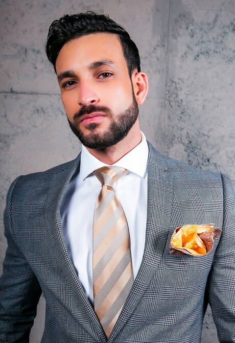 Muscular Javi Gray and muscular Ricky Blue in hot homosexual action