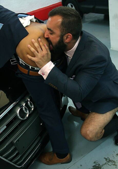 Hot guy Salvador Mendoza and sensual dude Xavi Duran have anal sex