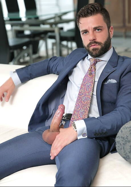 Spanish hairy stud Dario Beck and portuguese tough guy Hector De Silva fuck ass after sucking