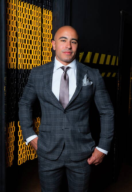 Beefcake Alan Vicenzo and superstud Bruno Max sucking and screwing each other