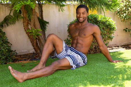 Beefcake Landon and american husky guy Jake Porter in interracial bang outdoor