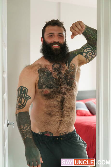 Canadian mature bear Markus Kage and canadian stud Brent North in hot homosexual scene outside