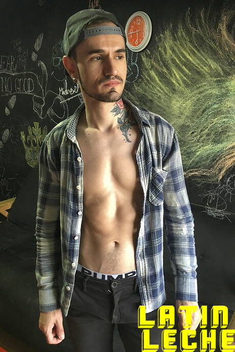 Hunk Gael and argentinian well-built Kendro have a hot couple scene