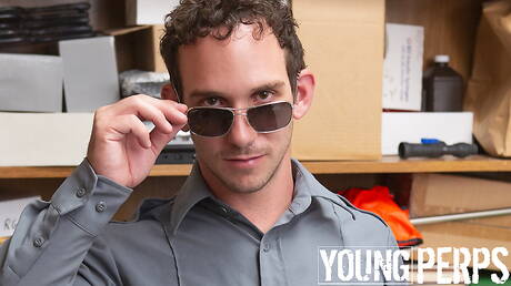 American pornstars hunky guy Greg Mckeon and hairy stud Dante Drackis have anal sex