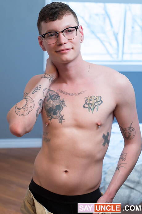 Edward Terrant, Teddy, Russel Quest, Marco Bianchi in male gangbang