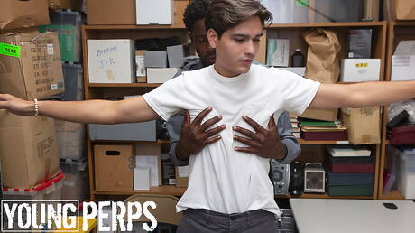 Horny boys Drake Magnum, Vinnie Stefano and Alonso Meyer in hard interracial 3some sex