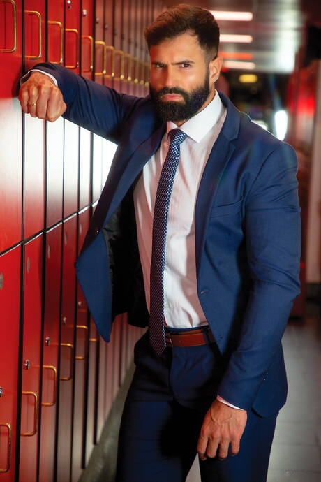 Spanish bear Dani Robles and black beefy Andre Donovan in black on white sex outdoor