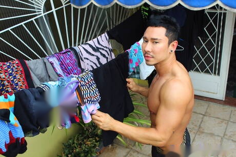 Beefy Petrick Garcia and oriental muscular Travis Yukarin fuck ass after blowjob outside