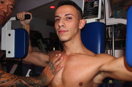 Puerto rican husky guy Des Irez and asian bodybuilder Damian Dragon have a good sex