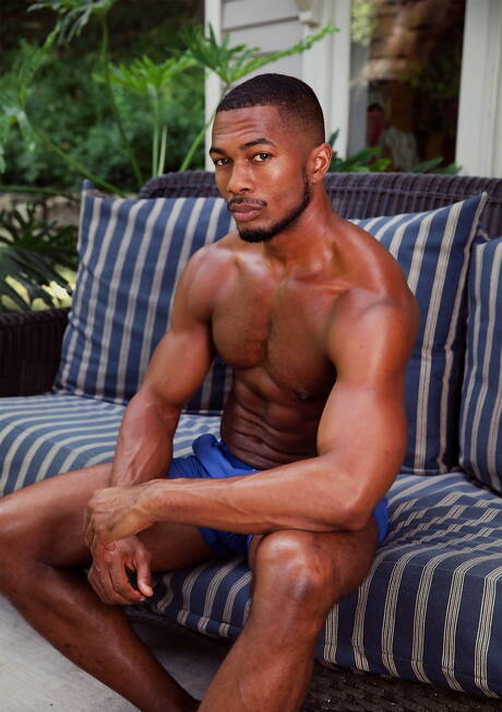 Hot american boys twink Cody Seiya and beefcake Sean Xavier in hot ass fuck action outside