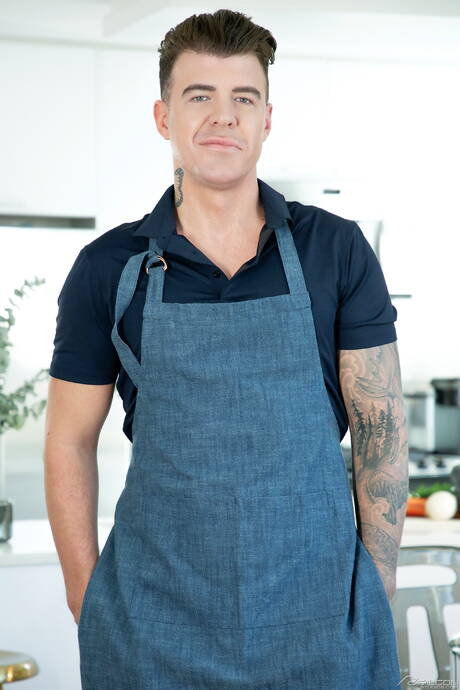 American muscular Jj Knight and  Phoenix Ocean banged each other