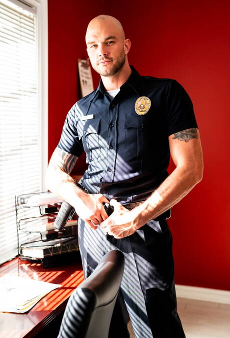 American pornstars stud Cliff Jensen and superstud Aj Sloan in interracial dick sucking scene