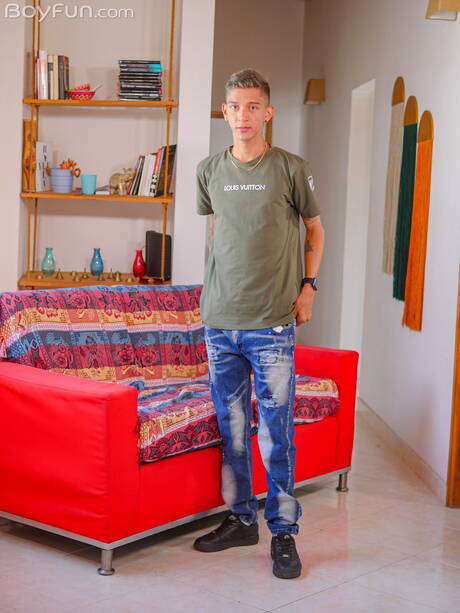 Young boy Nicolas Greey posing naked and showing tight butt