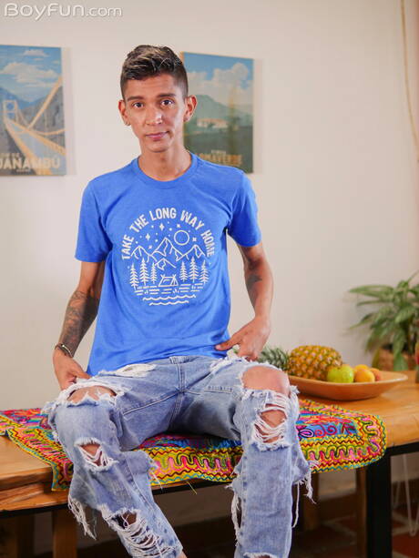 Latin twink Nicolas Greey posing naked and showing hot butt